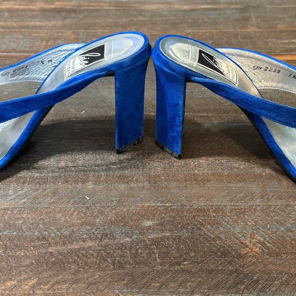 Charles Jourdan Vibrant Blue Suede Heels - Picture 3 of 8